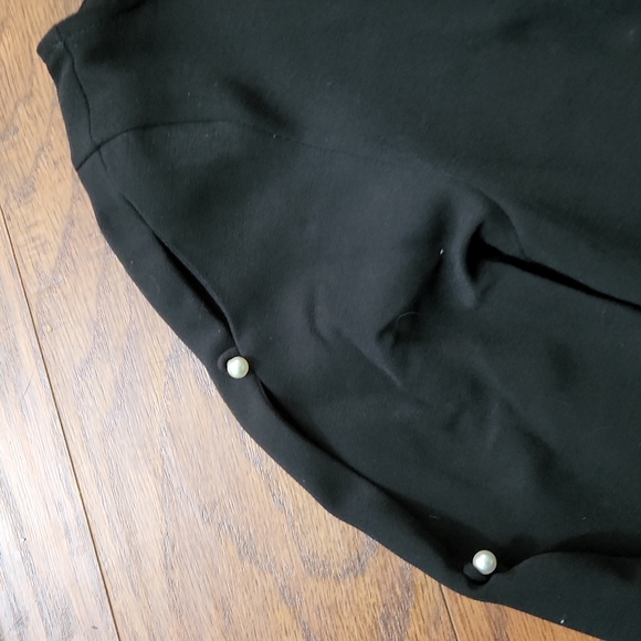 Top - Picture 2 of 4